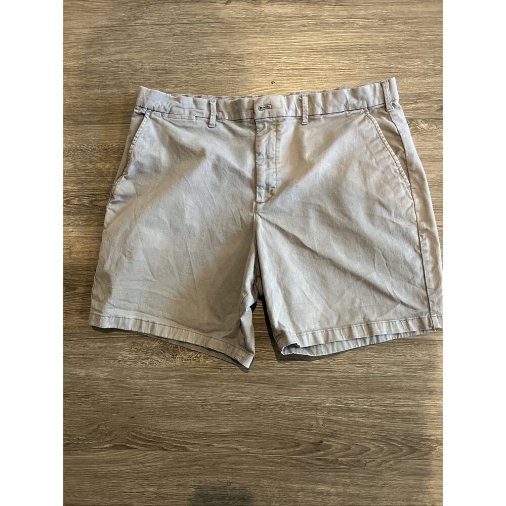 Gap Men’s Essential Khaki 8Inch Shorts in Gray Size 38Casual Preppy Outdoor